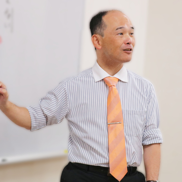 英語科 福島慶先生