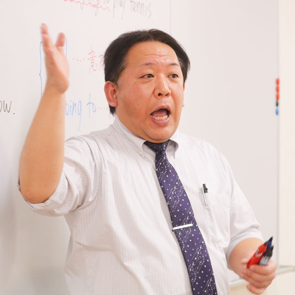 英語科 佐多博隆先生